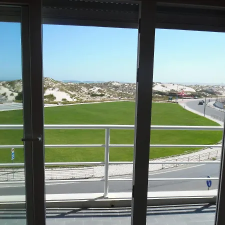 - Frente A E Vista Mar * Peniche