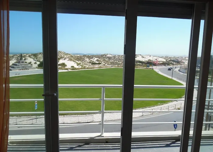 - Frente à E Vista Mar * Peniche