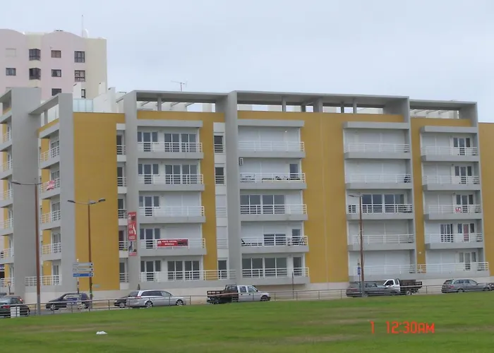 - Frente à E Vista Mar Peniche